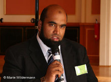 Imran Sagir, Geschäftsführer des Muslimischen Seelsorgetelefons; Foto: Marie Wildermann