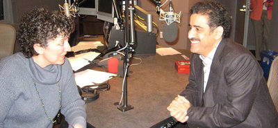 Yousef al-Mohaimeed in einem Radiostudio; Foto: http://www.al-mohaimeed.net/