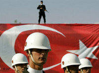 الجيش التركي يحتفل بيوم الجمهورية في اسطنبول، الصورة: أ.ب