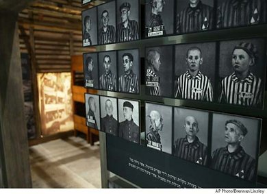 صورة من معاناة اليهود إبان الحكم النازي معروضة في معرض تاريخي خاص في برلين ، الصورة: أ.ب