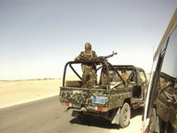 آلية عسكرية يمنية، الصورة: فيليب شفيرس