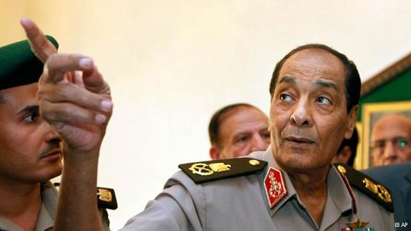 المشير طنطاوي رئيس المجلس العسكري الحاكم في مصر 