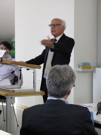 ناصيف نصار خلال محاضرة له في جامعة زيوزيخ السويسرية، الصورة جامعة زيوريخ  