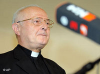 الصورة الثالثة: الأسقف روبرت تسوليتش، رئيس مؤتمر الأساقفة الألماني، الصورة: ا.ب