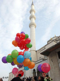 احتفالات بعيد الفطر في تركيا، الصورة: أ.ب 