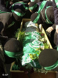 دفن أحد أتباع حركة حماس،  الصورة: د.ب.ا