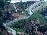 الحدود بين المغرب ومدينة سبتة الإسبانية، الصورة أ ب