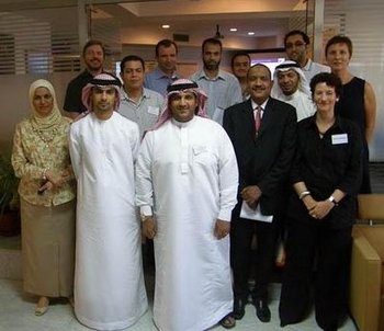 صورة جماعية للمشاركين في ورشة العمل في أبو ظبي، الصورة: غابرييلا روبنر