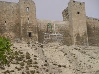 قلعة حلب مع شعار: حلب عاصمة الثقافة الإسلامية، الصورة: منى نجار