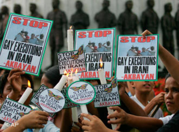 People in Manila protest against the execution of homosexuals in Iran in 2005 (photo: AP)