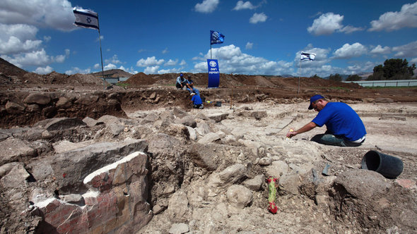 Archaeological excavation of a Jewish synagogue from the 2nd Temple period (50BC - 100AD) in Migdal on the north-western end of the Sea of Galilee in northern Israel (photo: David Silverman/Getty Images)