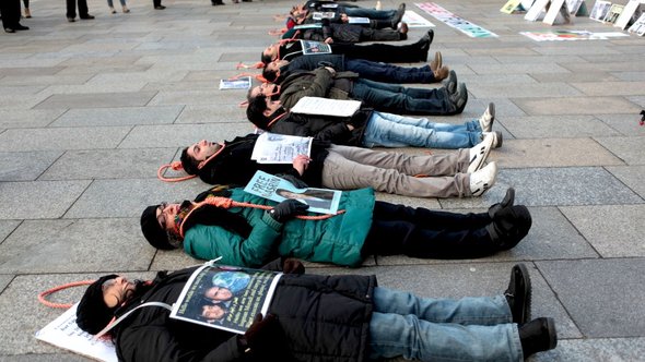 Protest von Exil-Iranern aus Köln gegen die Anwendung der Todesstrafe in ihrer Heimat; Foto: DW 