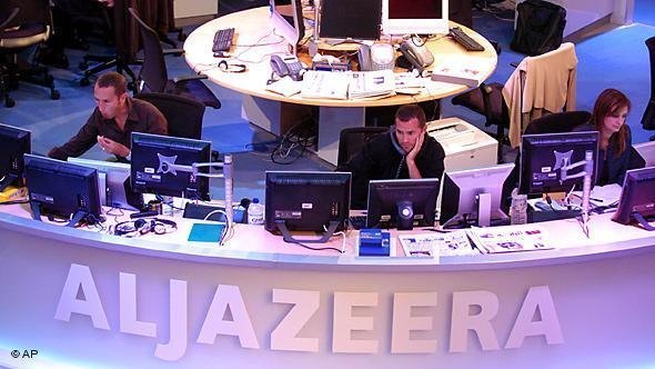 قسم التحرير في قناة الجزيرة الإنكليزية. أ ب