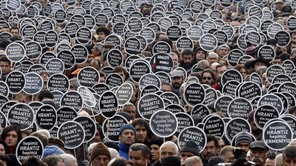 Schweigemarsch anlässlich der Ermordung des Journalisten Hrant Dink am 19.01.2007; Foto: Reuters