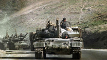 A convoy of Soviet tanks on a road leading to Kabul in 1988 (photo: AP)