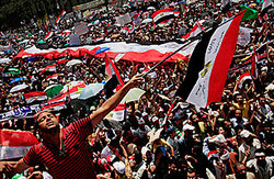 Demonstration gegen das Mubarak-Regime auf dem Tahrir-Platz in Kairo; Foto: AP