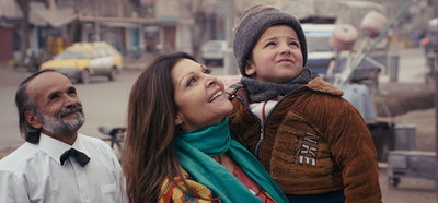 Director Sonia Nassery Cole with an Afghan child (photo: Breadwinner Productions)