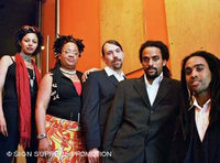 Adé Bantu and band (photo: Sign Supreme Promotion)