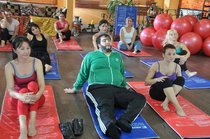 Recep Ivedik on a yoga mat (source: Kinostar)