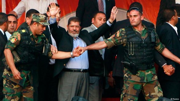 Ägyptens Präsident Mursi vor seiner Entmachtung in Kairo; Foto: Reuters