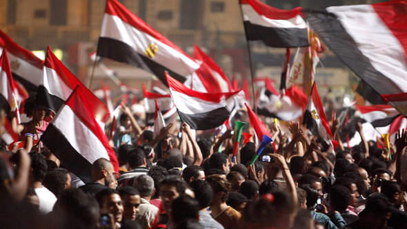احتفالات في ميدان التحرير بعد عزل الرئيس مرسي. رويترز 
