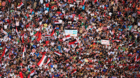 احتجاجات معارضي الرئيس مرسي في ميدان التحرير في القاهرة. رويترز