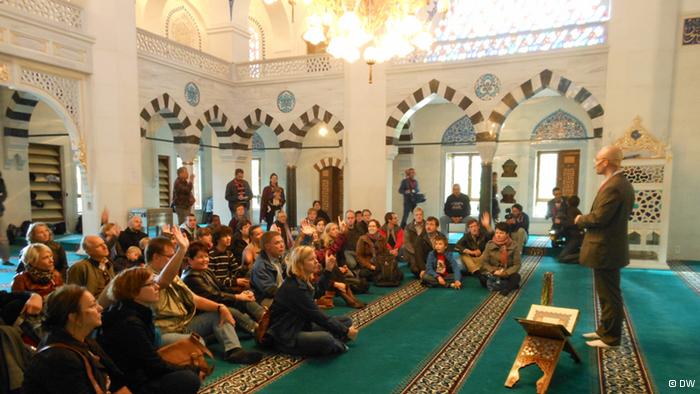 التعرف على الإسلام في يوم المساجد المفتوحة في المانيا