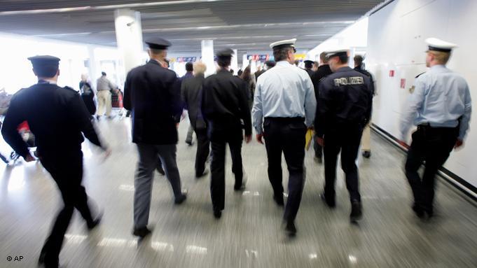 German border guards in Frankfurt (photo: dpa/picture-alliance)