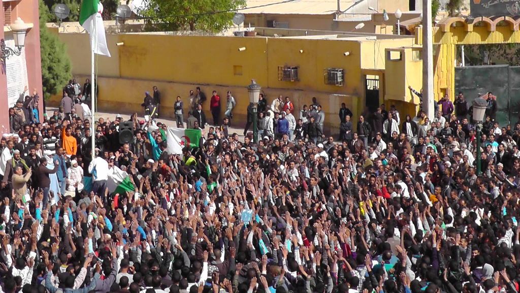 Demonstration junger arbeitsloser Akademiker in Algier für Demokratie und Mitbestimmung in Algerien; Foto: Faiza Souici