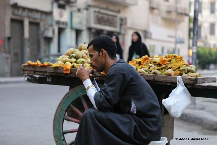 بائع متجول في القاهرة. Photo: Abbas Alkhashali