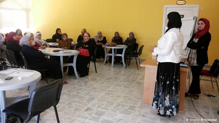 في الأردن تحاول ناشطات توعية نساء البادية بحقوقهن القانونية والاجتماعية