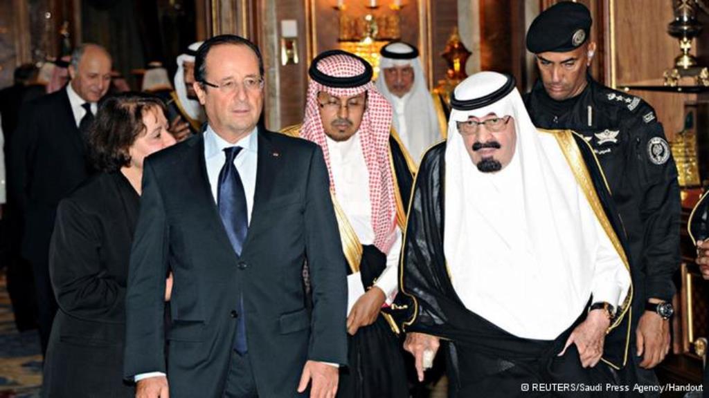 الرئيس الفرنسي فرنسوا والعاهل السعودي عبد الله بن عبد العزيز في الرياض بتاريخ 29 ديسمبر/  كانون الأول 2013