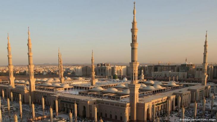 Al-Masjid al-Nabawī  (photo: Mahmoud Hams/AFP/Getty Images)