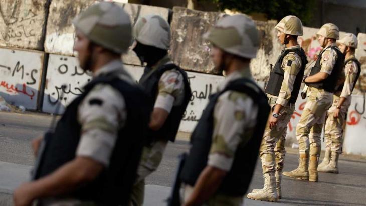 Units of the Egyptian army in Cairo (Photo: Reuters)