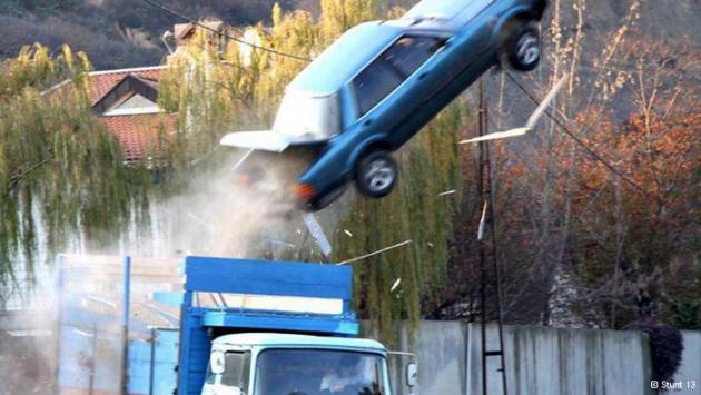 Car stunt (photo: Stunt 13)