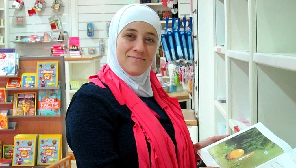 Leiterin des Buchladens Hakawati, Bayan Titi; Foto: Claudia Mende