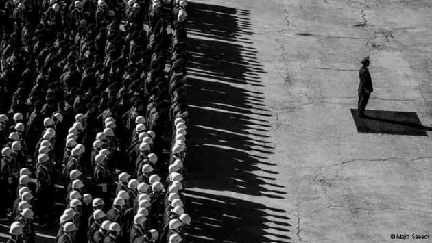 Rows of military personnel in the morning sunshine (photo: Majid Saeedi)