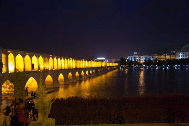 Siose Bridge in Isfahan (photo: Shohreh Karimian/Johannes Ziemer)