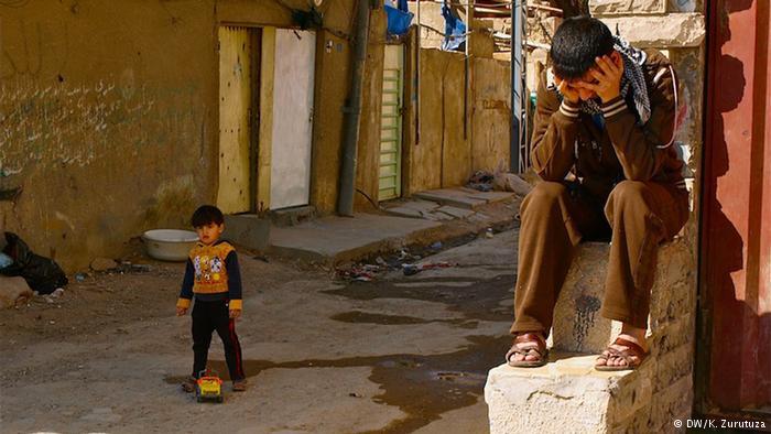 Young children in a slum area in Baghdad (photo: DW/K. Zurutuza)
