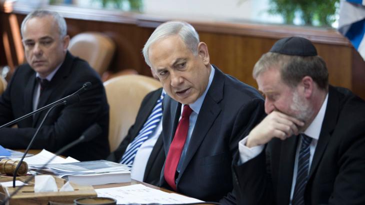 Benjamin Netanyahu at a cabinet meeting in Jerusalem (photo: picture-alliance/dpa)