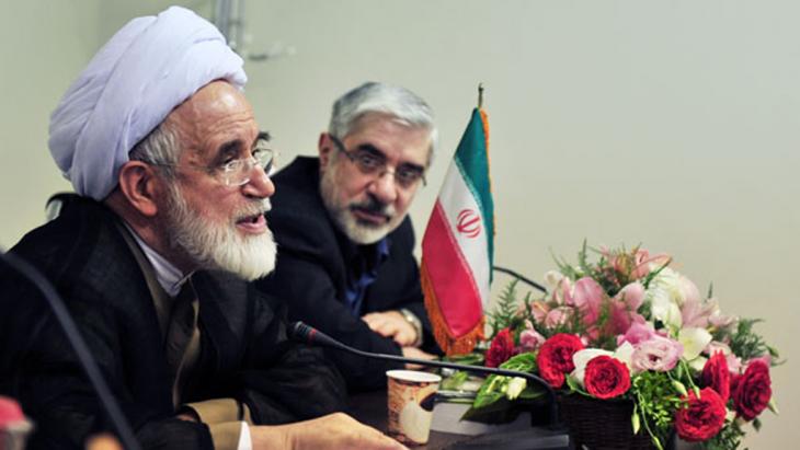Mir Hossein Mousavi and Mehdi Karroubi during a press conference (photo: Kaleme)