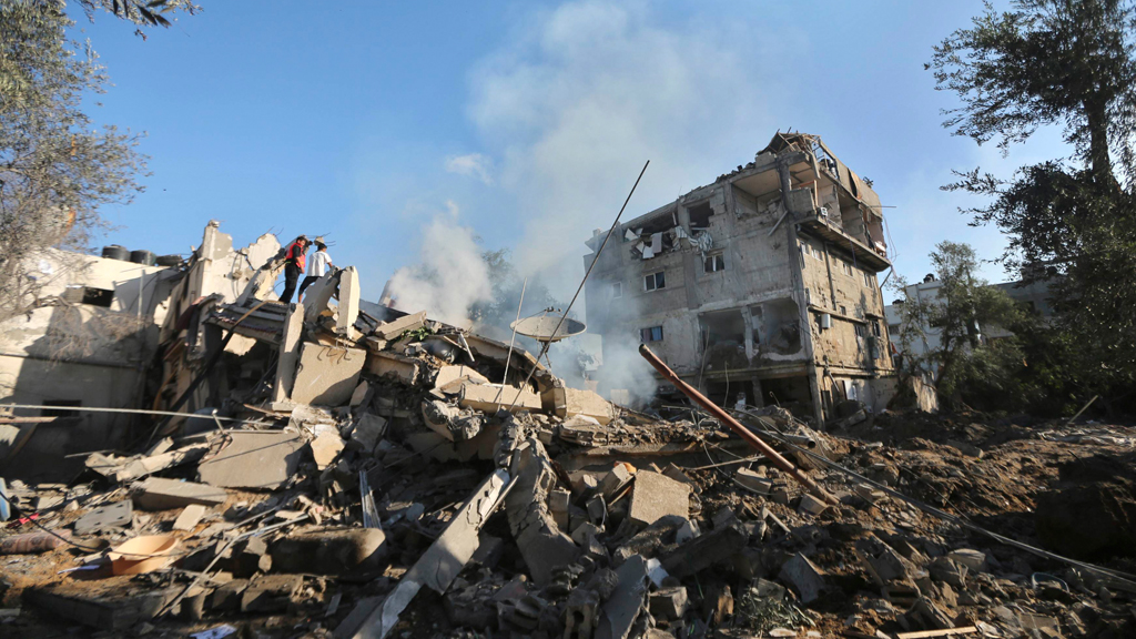 The remains of a house destroyed in an Israeli air strike in Gaza City July 16, 2014. Photo: REUTERS/Mohammed Salem