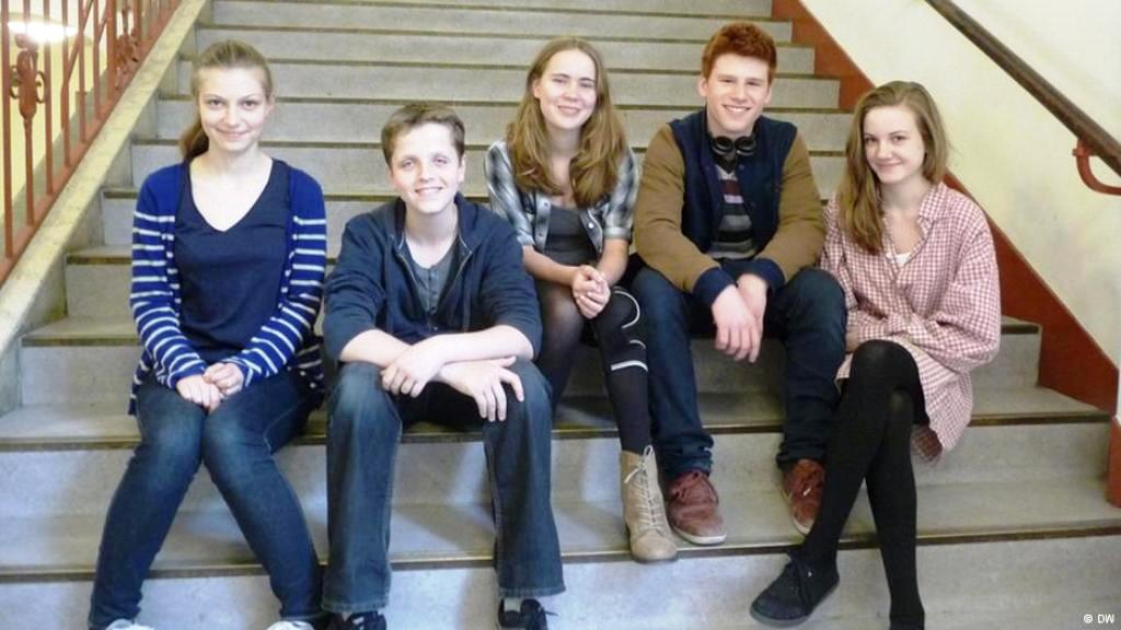 تلاميذ في العاصمة الألمانية برلين مشاركين في مشروع "أبطال الإنترنت"