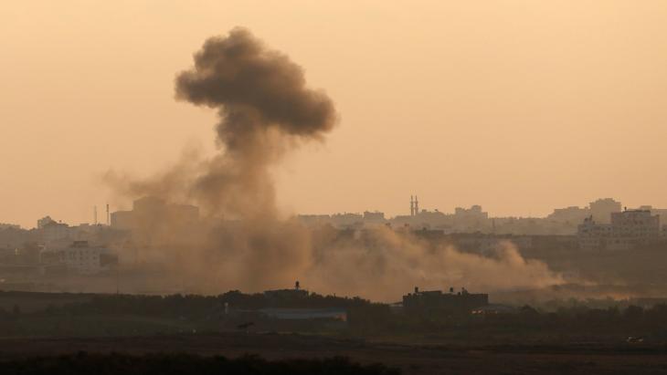 The bombardment of the Gaza Strip by the Israel Defense Forces on 9 August 2014 (photo: Reuters)