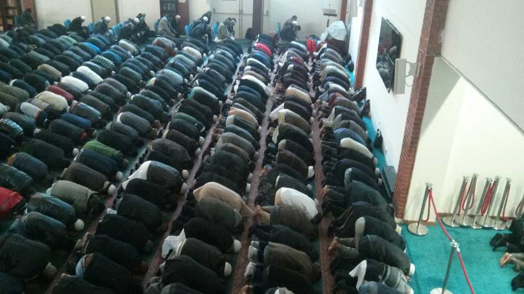 Prayers in the East London Mosque (photo: J. Impey)