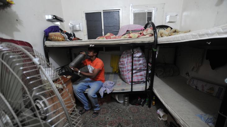 Accommodation for migrant labourers who have come to Qatar to build football stadiums (photo: Amnesty International/picture-alliance)