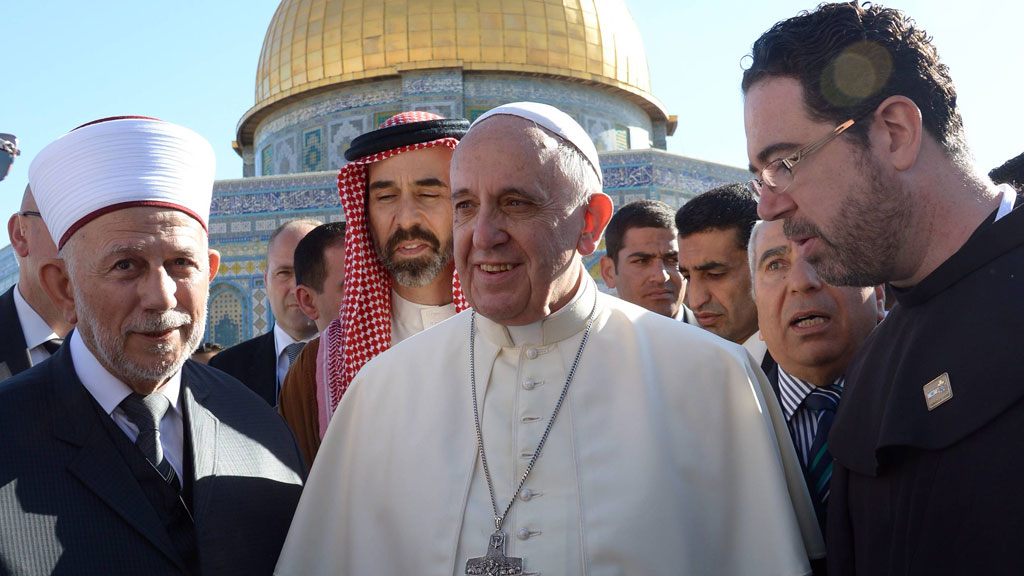 Papst Franziskus und der Mufti von Jerusalem vor dem Felsendom; Foto: Getty images/GPO