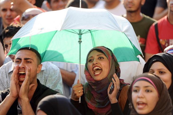 Young people in Cairo demonstrating against the military leadership of their country (photo: dpa)