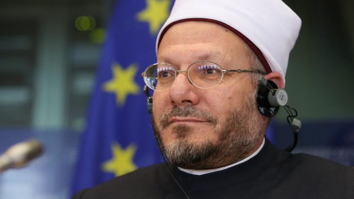 Sheikh Shawqi Allam (photo: picture-alliance/dpa/Julien Warnand)