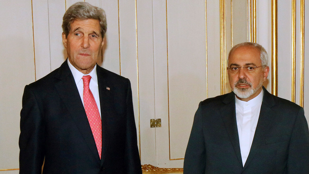 John Kerry (left) and Javad Zarif (photo: Reuters/R. Zak)